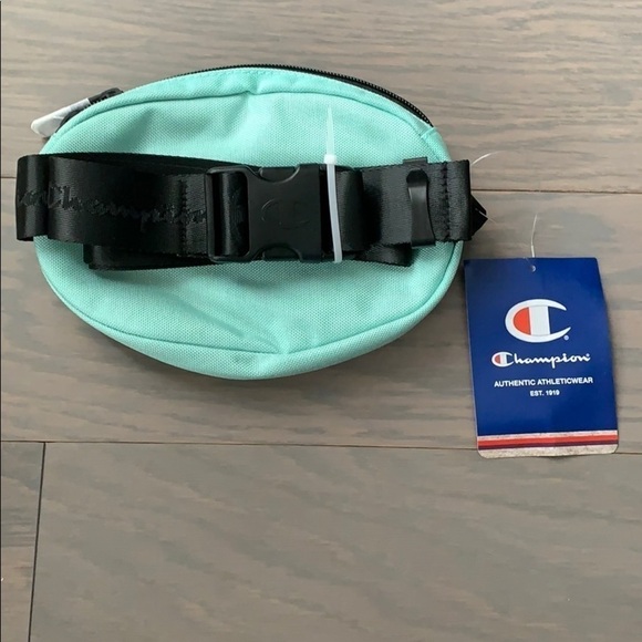 NWT Champion | Large C Logo Fanny Waist Pack Belt Bag - Picture 2 of 2
